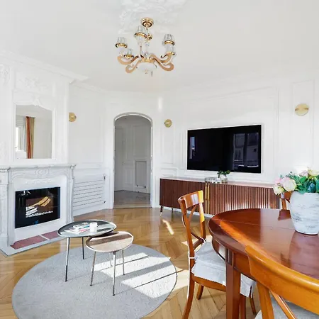 Estelle, Luxe Au 1er Arrondissement * Párizs